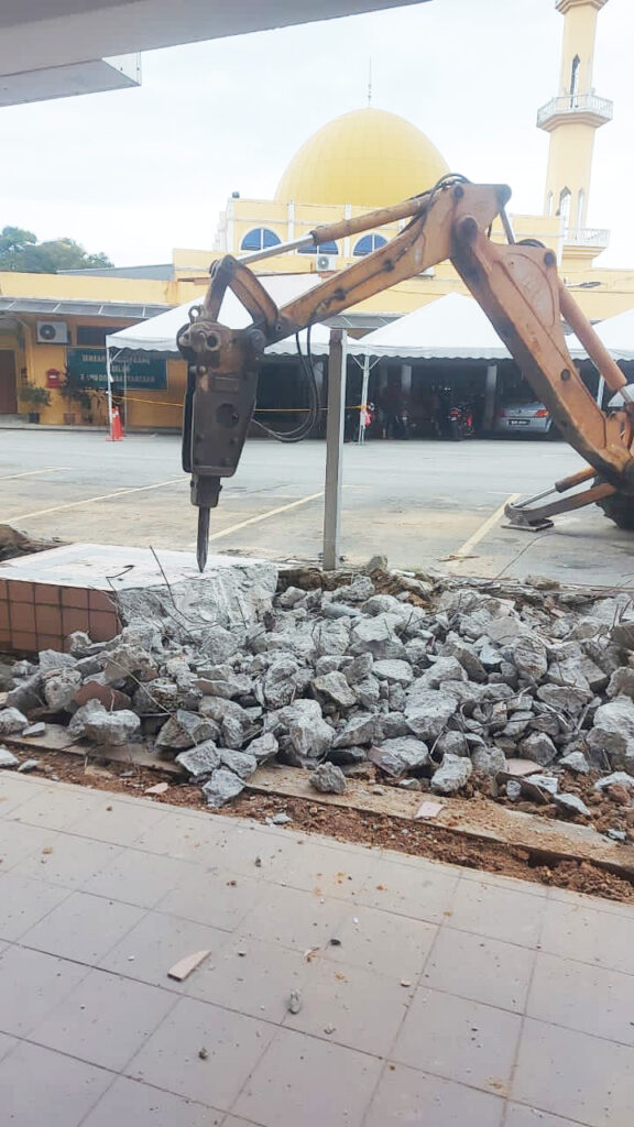 Backhoe & Breaker Rental Service in Klang Valley